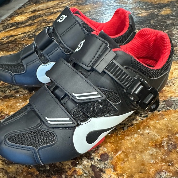 Peloton cycle shoes - Picture 3 of 5